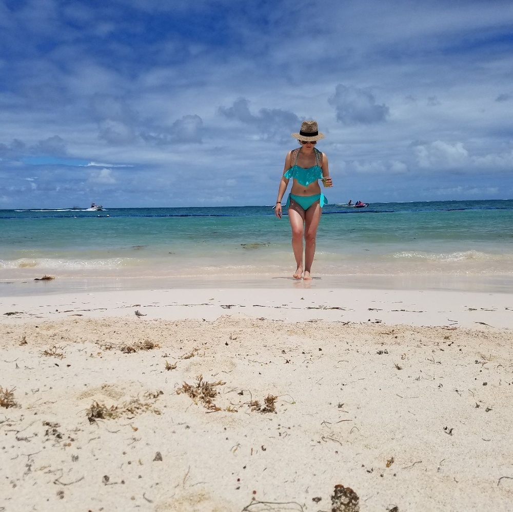 Meet your Posher, Aris